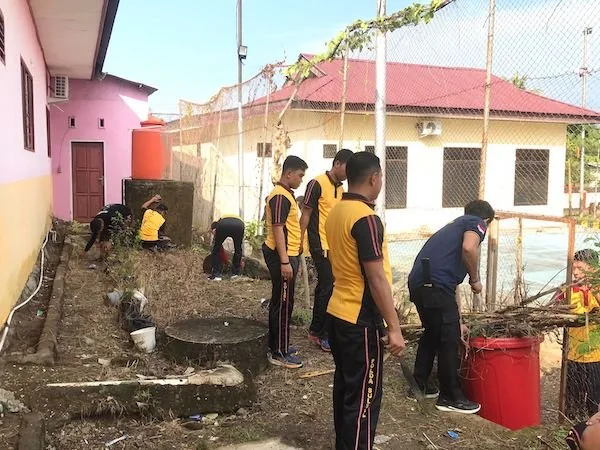 Aparat Kepolisian melakukan Pemberishan Mesjid dan tempat penyembelihan hewan jelang idul Adha