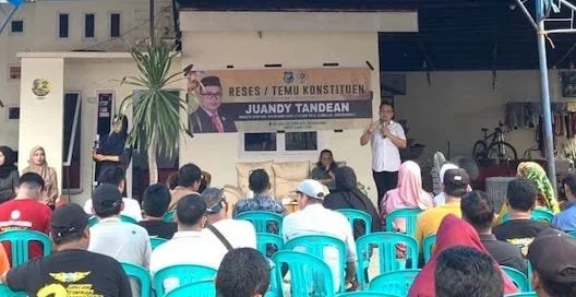 Anggota DPRD Bulukumba Juandy Tandean, saat menggelar reses di Kecamatan Ujung Bulu.