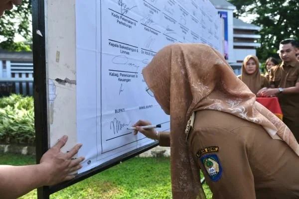 Bupati Gowa, Sitti Husniah Talenrang saat Penandatanganan  Zona Integritas, (Dok: Ist).