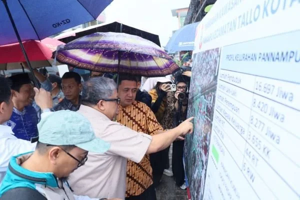 Wali Kota Makassar, Munafri Arifuddin (Appi), mendampingi Wakil Menteri Perumahan dan Kawasan Permukiman (PKP) RI, Fahri Hamzah (Dok: Ist).