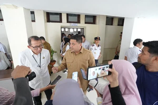 Wali Kota Makassar, Munafri Arifuddin dan Direktorat Jenderal Perhubungan Darat Kemenhub (Dok: KabarMakassar).