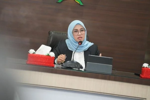 Bupati Gowa, Sitti Husniah Talenrang saat memimpin Rapat Koordinasi Pimpinan SKPD Lingkup Pemkab Gowa yang berlangsung di Baruga Karaeng Pattingalloang (Dok : Ist).