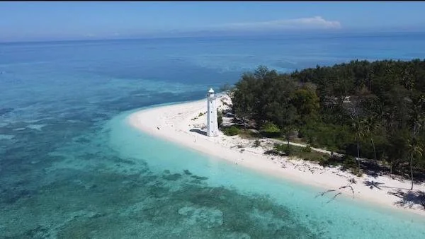 Tangkapan Layar Pulau Lanjukang (Dok: Ist)