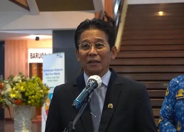 Johanis Tanak saat konferensi pers di kantor gubernur sulse (Dok:Atri KabafMakassar)