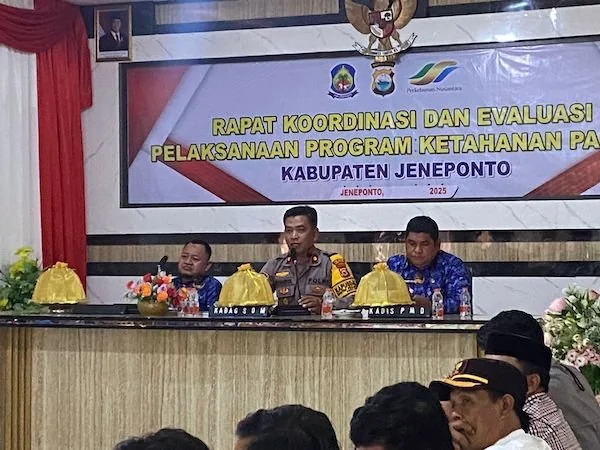 Kabag SDM Polres Jeneponto, Kompol Syahrul Regama, saat memimpin Rakor Evaluasi Pelaksanaan program ketahanan pangan Nasional tingkat Kabupaten (ist).