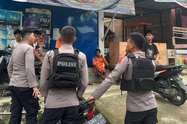 Tim Patmor Polresta Mamuju saat mendatangi TKP (Dok : Ist).