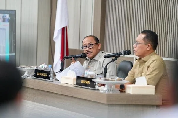Gubernur Bersama Sekprov Sulbar saat memimpin Rakor MBG se-Sulbar(dok:ist)