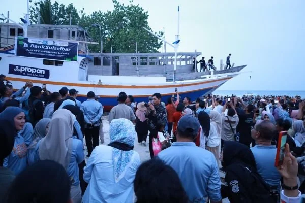 Annyorong Lopi Awali Festival Phinisi Bulukumba 2025. Dok. Ist