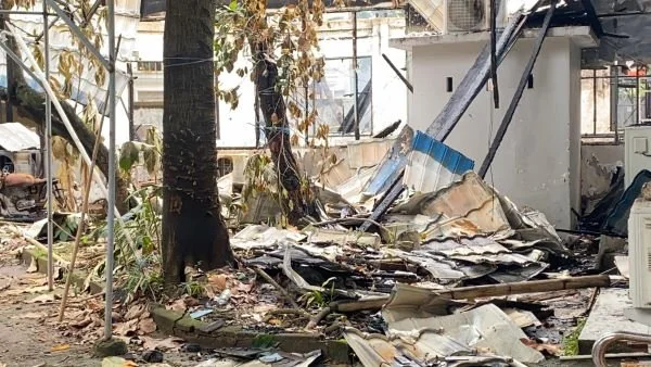 Kantor Disdik Makassar pasca kebakaran (Dok : Atri KabarMakassar).