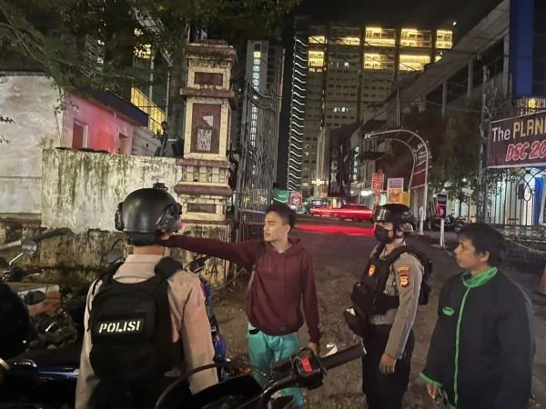 Patroli personil samapta Polrestabes Makassar di sejumlah wilayah (Dok: Ist).