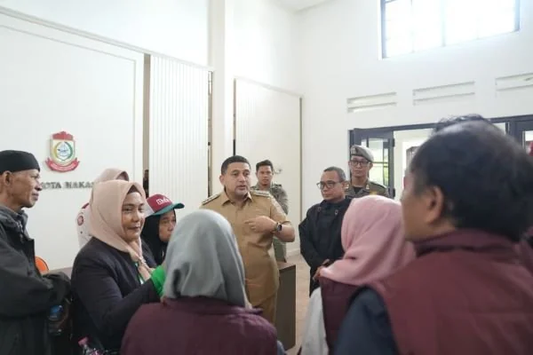 Wali Kota Makassar Munafri Arifuddin saat Menerima Warga, (Dok: Ist).