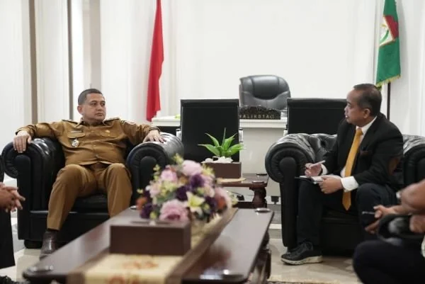 Pengurus PHRI Sulsel saat mendatangi Wali Kota Makassar, Munafri Arifuddin di Balai Kota Makassar (Dok : Ist).