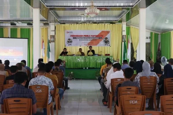 Bawaslu Jeneponto saat menggelar rapat Pengawasan Pemilu Partisipatif Netralitas Kepala Desa dan Kelurahan (Dok : Ist).