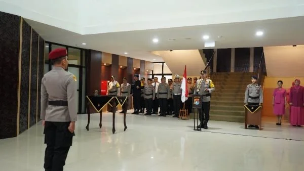 Kapolda Sulbar saat memimpin sertijab Dirreskrimum (Dok : Ist).