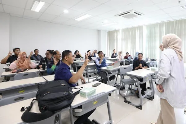 Pelatihan pelayanan prima dan bahasa isyarat perkuat layanan inklusif di Poltekpar Makassar (Dok: Ist)