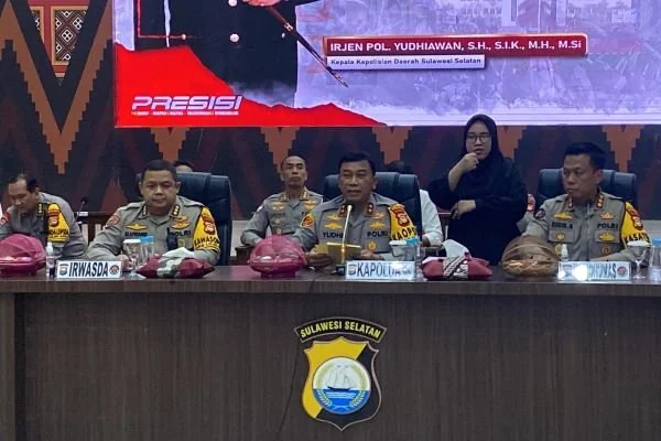 Kapolda Sulsel saat menyampaikan rilis akhir tahun Polda Sulsel (Dok: Atri KabarMakassar).