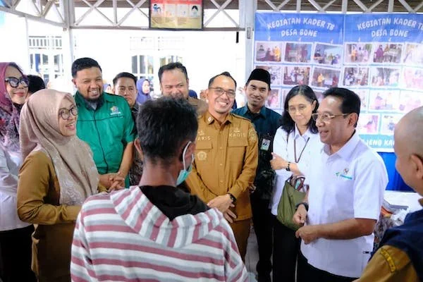 Wakil Menteri Kesehatan RI Benyamin Paulus Octavianus saat Melakukan Kunjungan di Kabupaten Gowa (Dok: Ist).
