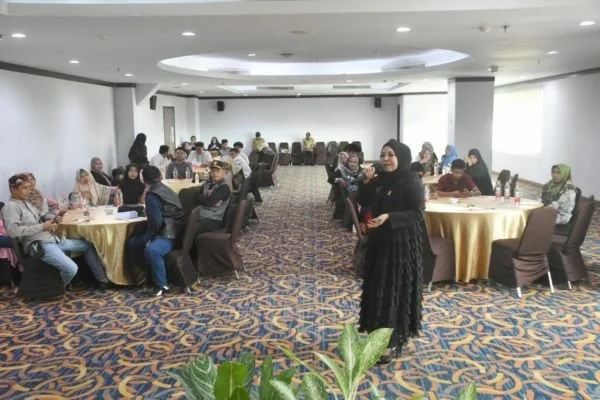 Anggota DPRD Makassar, Nunung Dasniar menggelar sosialisasi Perda Nomor 2 tahun 2008, tentang Pembinaan Anak Jalanan, Gelandangan, Pengemis dan Pengamen di Kota Makassar.