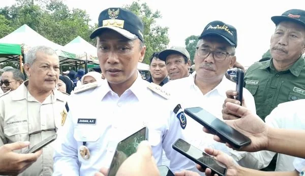Pj Gubernur Sulsel, Prof Zudan Arif Fakrulloh dan Kepala Dinas TPHBun Sulsel, Imran Jausi (Dok: Ist.).