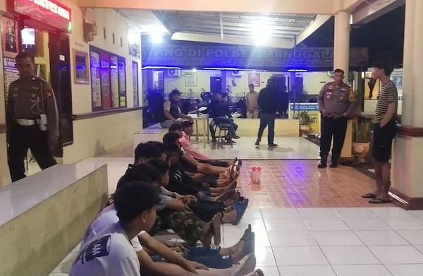 Belasan remaja digiring ke Polsek Manggala usai kedapatan pesta miras (Dok:Ist)