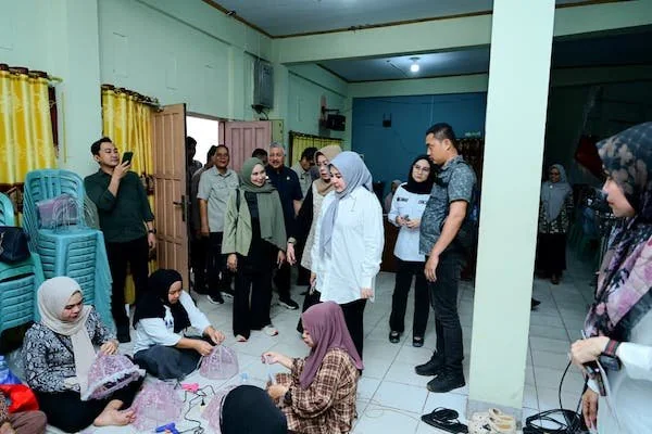 Wagub Sulsel Fatmawati Rusdi mendorong peningkatan kapasistas dan keterampilan perempuan di Pinrang (dok. Ist