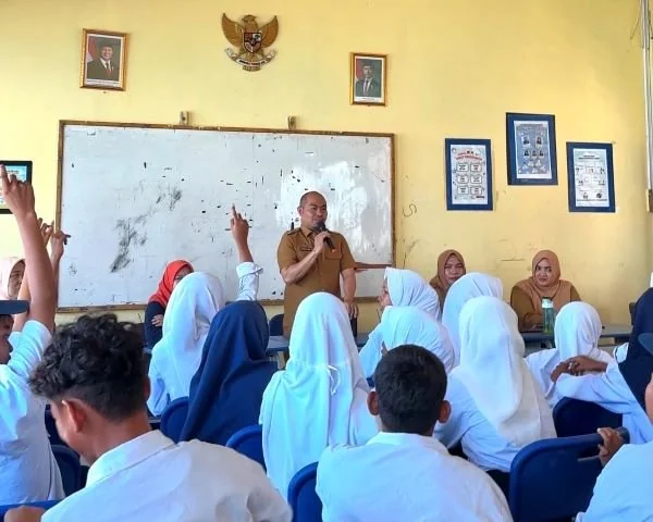 Kepala Dinas Komunikasi dan Informatika Kota Makassar, Dr. Muhammad Roem saat Sosialisasi Literasi Digital (Dok: Ist).