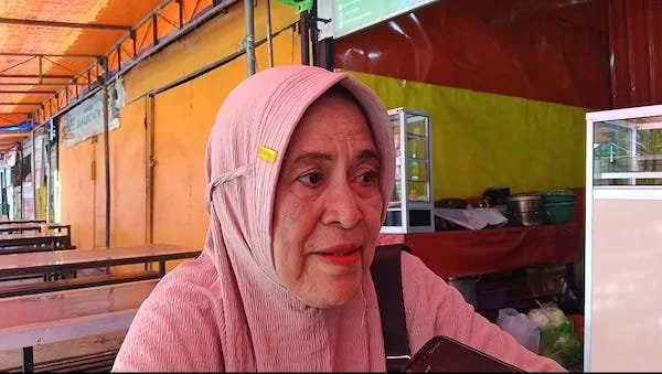 Pemilik Warung Sarabba 01, Nur Hayati (66) yang Kena SP II untuk Penertiban Lapak (Dok: Ist).