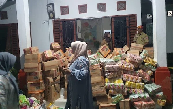 Bantuan Logistik Pemkab sinjai  ist