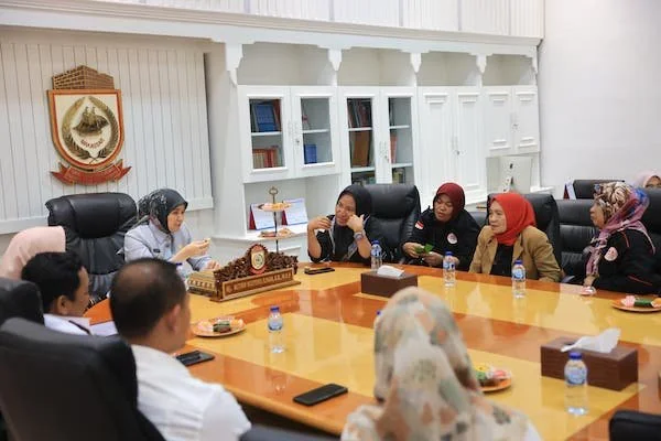 Wakil Wali Kota Makassar Aliyah Mustika Ilham Audiensi dengan Perwakilan Komite Perjuangan Rakyat Miskin (KPRM) (Dok: Ist).