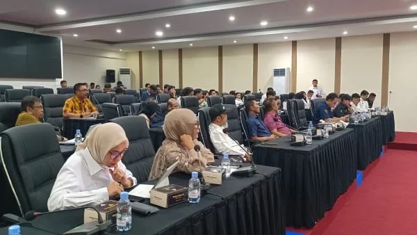 RDP di DPRD Sulsel Terkait Pegadungan Masyarakat Soal Implementasi Program Nasional MBG (Dok: KabarMakassar).
