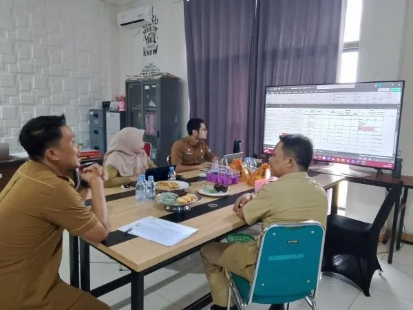Dinas ESDM saat melakukan rapat koordinasi di Kantor Bapperida Sulbar (Dok : Ist).
