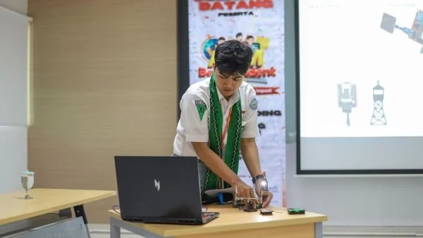 Para pelajar diajak untuk mengubah ide menjadi inovasi untuk negeri (Dok: Ist)