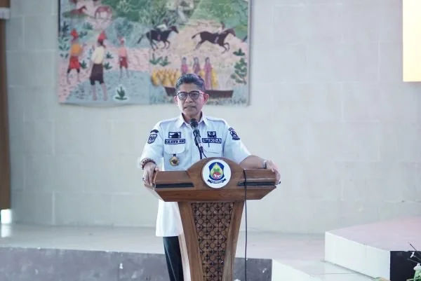 Sekda Jeneponto, Muh. Arifin Nur saat membuka Sosialisasi Perkada  SOTK Perangkat Daerah dan Sistem Kerja Baru di aula kantor Bupati Jeneponto (Dok : Ist).