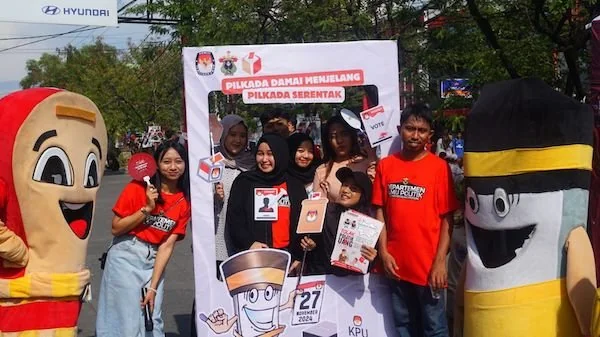 Fisip Unhas Makassar saat sosialisasi Pilkada damai di CFD Bouglivar (Dok:Ist)