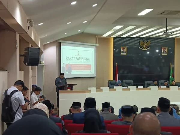 Wali Kota Makassar saat Menyampaikan LKPJ 2025 dalam Rapat Paripurna (Dok: Sinta KabarMakassar).