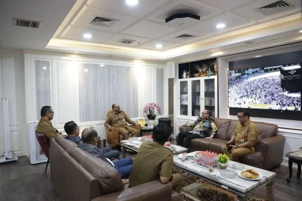 Pertemuan Pemprov Sulbar dengan Ditjen Bina Adwil Kemendagri (Dok : Ist).