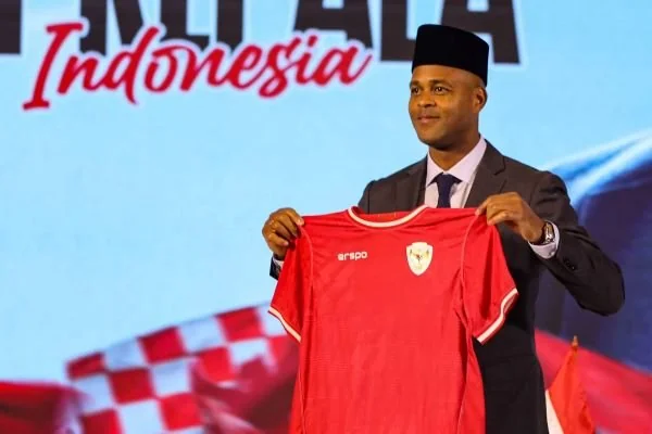 PSSI saat memperkenalkan pelatih baru Timnas Indonesia, Patrick Kluivert (Dok : Int).