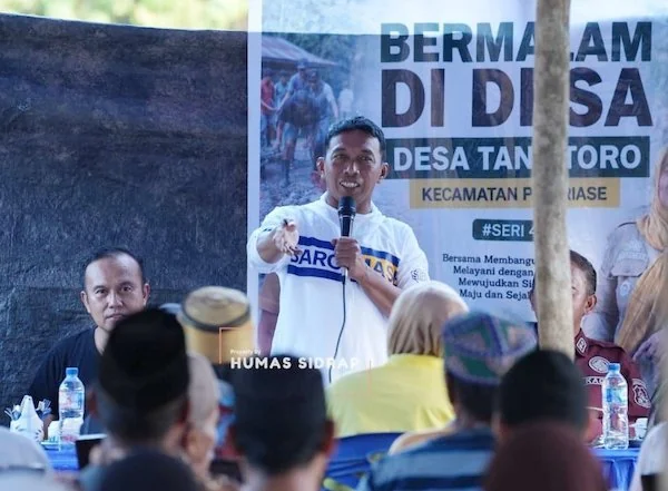 Bupati Sidrap Syaharuddin Alrif saat berdialog bersama warga Tana Toro (dok. Ist)