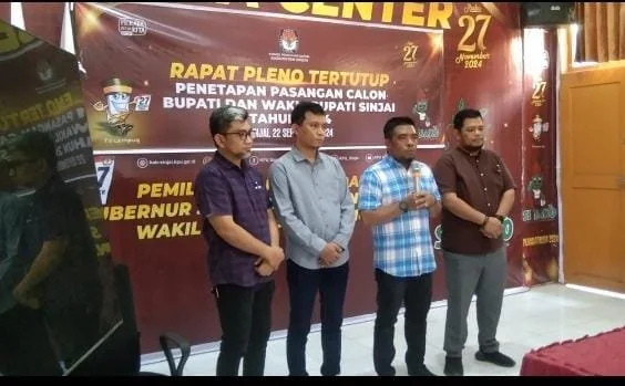 Ketua KPU Sinjai, Muhammad Rusmin, tetapkan 4 Paslon pilkada Sinjai 2024 Ist