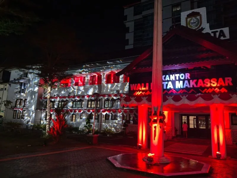 Lighting Show Merah Putih di Balaikota Makassar (Dok: Ist)