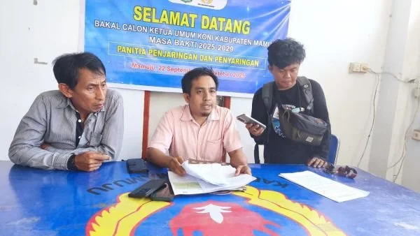 Ketua Tim Penjaringan Calon Ketua Umum KONI Mamuju, Suratmin saat diwawancarai (Dok : ist).