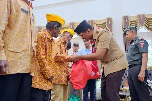 Bupati Bantaeng, M.Fathul Fauzy Nurdin, menghadiri kegiatan Peringatan Hari Ulang Tahun Veteran ke 80 Tahun Republik Indonesia. Minggu, 10 Agustus 2025. (Ist).