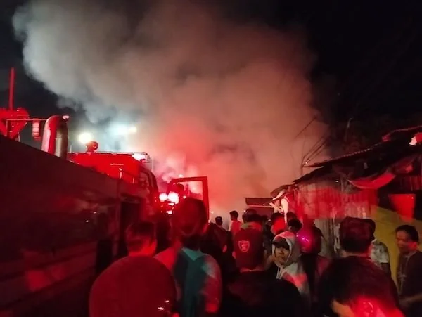 kebakaran yang menewaskan satu lansia di Jalan Barawaja (Dok: Ist)