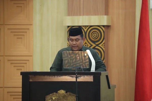 Jurus Bicara Fraksi PKB Imam Musakkar, (Dok: Ist).
