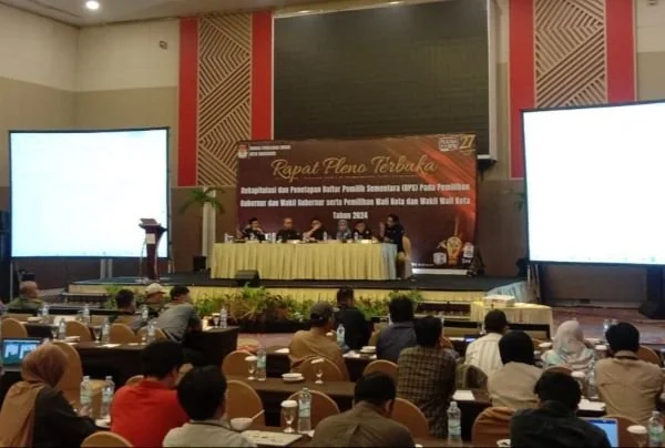 Rapat Pleno terbuka rekapitulasi dan penetapan DPS Pilkada Serentak 2024 (Dok: Atri KabarMakassar)