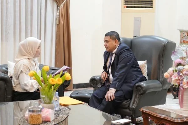 Audiens Wali Kota Makassar Munafri Arifuddin dan Perwakilan Perusahaan Konstruksi Asal Tiongkok, China CAMCE, (Dok: Ist).