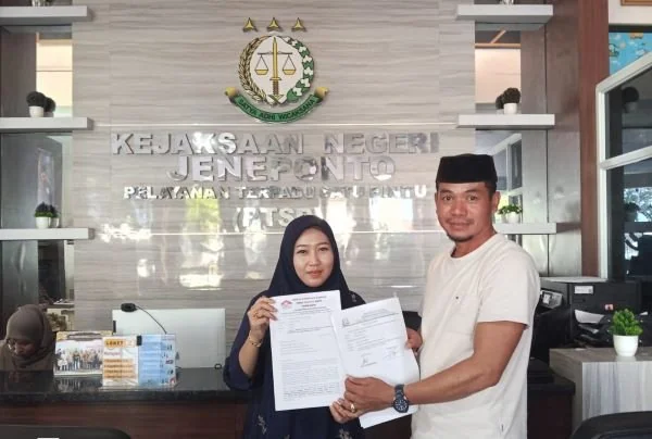 Dugaan Pungli, LPK Sulsel Laporkan Plt Kapus dan KTU Tarowang ke Kejari. (Dok: Ist)