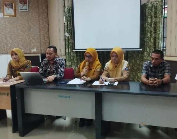 Plt Direktur RSUD Lanto Daeng Pasewang, drg. Irawati Rizal, bersama Wadir, pengelola pihak ketiga dan kuasa hukum saat memimpin press conference. (Dok: Ullah).