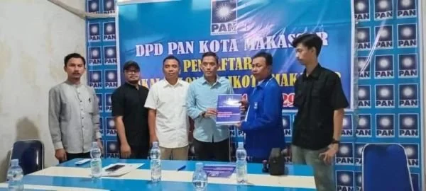Tim pemenang H. Najmuddin mendaftar ke PAN untuk maju Pilkada Makassar.
