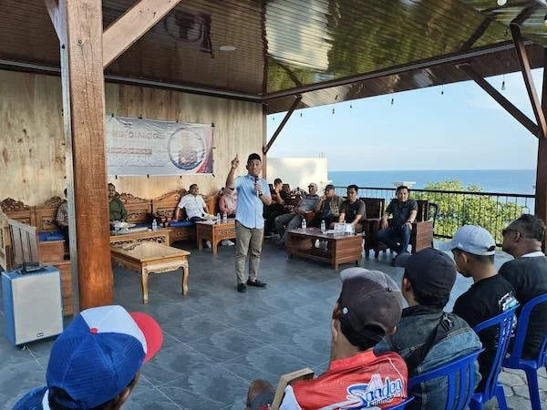 Dialog yang dilaksanakan  di Rumah Putih Palippis antara Dewan Pengarah, Pemprov Sulbar dan Passandeq(dok:ist)